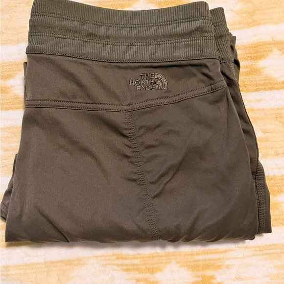 The North Face 
Aphrodite 2.0 Pants - Women's size Large Taupe Green - Picture 9 of 9